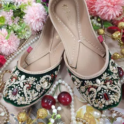 Fulkari Women Embellished Ethnic Mojaris Flats-picture-33