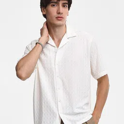 Campus Sutra Men Comfort Cuban Collar Textured Oversized Casual Shirt-image-89