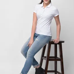 Woodland Women Blue Slim Fit Heavy Fade Stretchable Jeans image 4