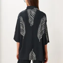 Happiness istanbul Printed Shawl Neck Shirt With Shorts image 4