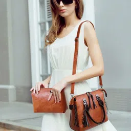 KPOP Women Solid Structured Handheld Bag with Pouch image 4