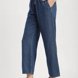 R&B Women Wide Leg Mid-Rise Light Fade Jeans image 3