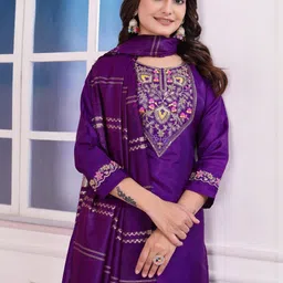 AVNISA ENTERPRISE Women Ethnic Motif Embroidered Thread Work Kurta with Trousers & Dupatta image 3