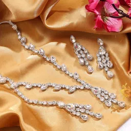 EIT Collection White Alloy Necklace image 3