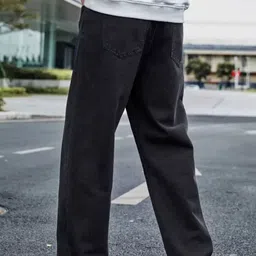 LINARIA Men Classic Mid-Rise Light Fade Stretchable Jeans image 2