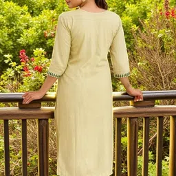 CARTYSHOP Women Floral Embroidered Regular Thread Work Kurta with Trousers & With Dupatta image 2