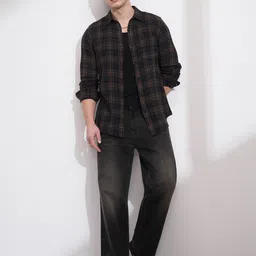 HIGHLANDER Men Slim Fit Opaque Checked Casual Shirt image 2