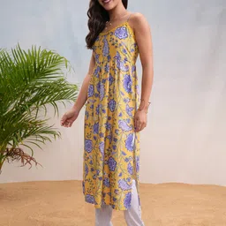 Vishudh Women Floral Printed Sequinned Kurta image 5