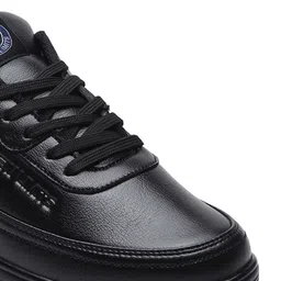 NEW LIMITS Men Colourblocked Sneakers image 3