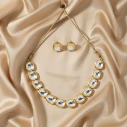 SZN Gold-Plated Kundan Stone-Studded Jewellery Set image 2