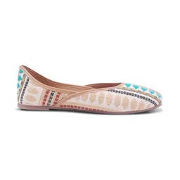 Froh Feet Women Embellished Ethnic Mojaris Flats image 2