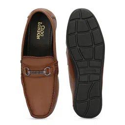 CLOG LONDON Men Textured Leather Square Toe Loafers image 4