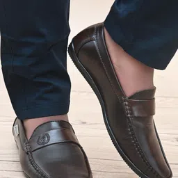 prolific Slip On For Men image 3