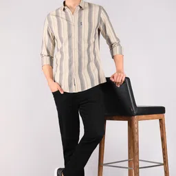 provogue Men Slim Fit Striped Casual Shirt image 2