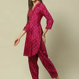 Rangriti Ethnic Motifs Printed Regular Kurta with Trousers image 5