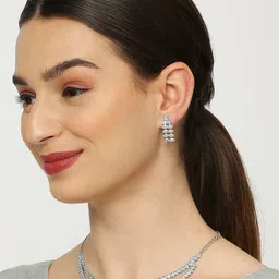 OOMPH Silver-Plated Kundan-Studded & Beaded Jewellery Set image 4