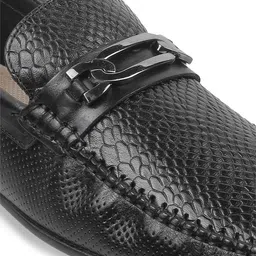 Metro Men Textured Leather Formal Horsebit Loafers image 3