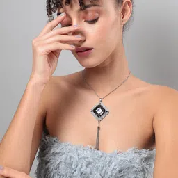 SOHI Silver-Plated Stone Studded Pendant Necklace With Tasseled Detail image 5