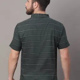 Aarsha Men Geometric Printed Cotton Short Kurta image 2