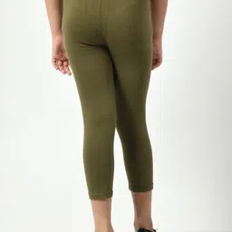 BAESD Girls Pack Of 3 Skinny Fit Cotton Lycra Capris image 5