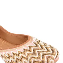DESI COLOUR Women Ethnic Embellished Mojaris image 5