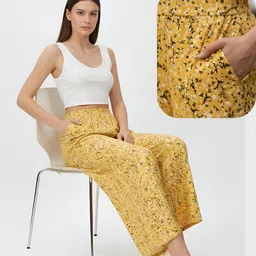 kwsh Pack of 2 Women Regular Fit Multicolor Crepe Trousers image 3