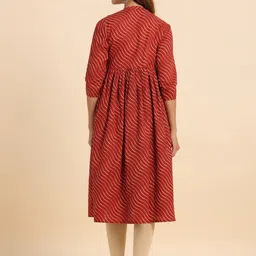 CRAFIQA Leheriya Printed Mandarin Collar Pure Cotton Maternity Kurta image 5