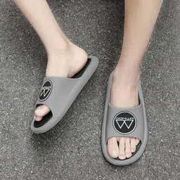 mtindo Men Slides image 2