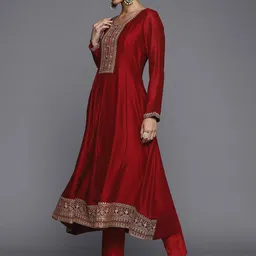 libas Women Silk Blend Kurta Churidar Dupatta Set image 3