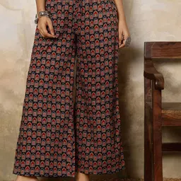 PARTHVI Women Floral Printed Regular Thread Work Pure Cotton Kurta with Trousers & With Dupatta image 3