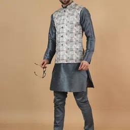 Wintage Mandarin Collar Straight Kurta with Pyjamas & Nehru Jacket image 5