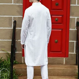 here&now x sanwara Sanwara Geometric Chikankari Embroidered Pure Cotton Kurta With Churidar image 5