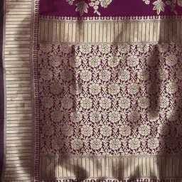 Mitera Burgundy & Gold-Coloured Floral Zari Woven Design Silk Blend Banarasi Saree image 4