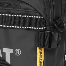 CAT Unisex Black Solid SENTINEL Messenger Bag image 3