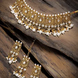 Zaveri Pearls Gold-Toned Kundan Studded Jewellery Set-picture-52