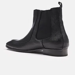 ITALIAN ELEGANZA Men Textured Leather Chelsea Boots image 2
