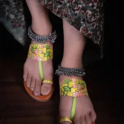 Kanvas Women's Yellow Toe Ring Sandals-image-2