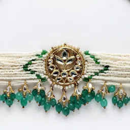Dugran By Dugristyle Green & Golden Necklace with Kundan, Pearls and Coloured Stones image 4