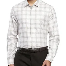 Tommy Hilfiger Classic Beige & White Cotton Regular Fit Checks Shirt-image-0