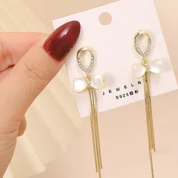 DIVASTRI Geometric Drop Earrings image 3