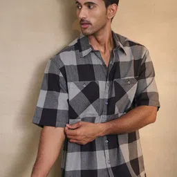 Uncluttered Closet Men Relaxed Fit Buffalo Checked Casual Shirt-image-48