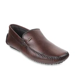 Mochi Men's Brown Casual Loafers image 2