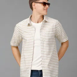 Voi Jeans Men Relaxed Fit Spread Collar Horizontal Striped Cotton Casual Shirt-image-73