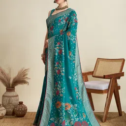 Nayanthara Trends Floral Printed Saree image 3