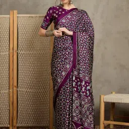 Saree Mall Magenta Crepe Self Saree with Blouse Piece-image-5