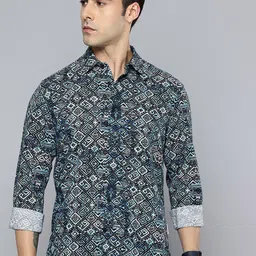 Flying Machine Slim Fit Geometric Printed Pure Cotton Casual Shirt image 3