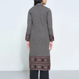 Rangmanch By Pantaloons Black Regular Fit Printed Shrug image 2