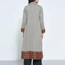 Rangmanch By Pantaloons Light Grey Regular Fit Checks Shrug image 2