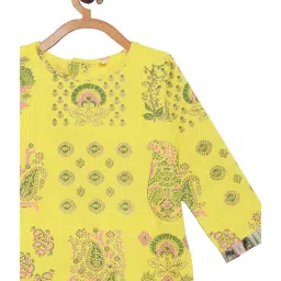 Ahalyaa Kids Yellow Printed Kurta & Dupatta With Pants image 3