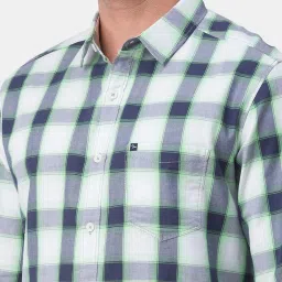 Spykar White & Blue Cotton Slim Fit Checks Shirt image 4